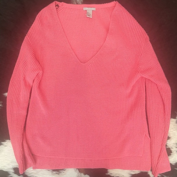 Women's Pink V-Neck Sweater - Picture 1 of 4